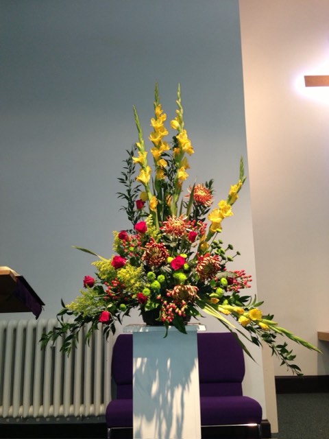 Pedestal arrangement in a church