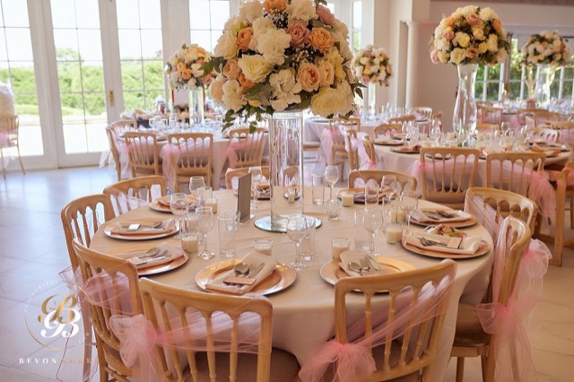 Blush and gold wedding tables